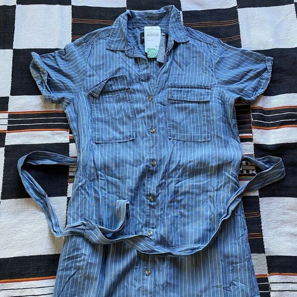 NWT Nordstrom’s Velvet Heart Button Up Collared Dress. Pockets. Size Medium. - Picture 6 of 16